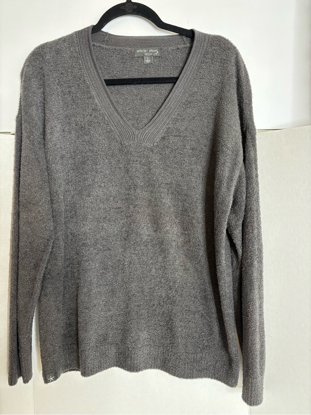 Barefoot Dreams Cosy Chic Lite Women's Gray V-Neck Sweater